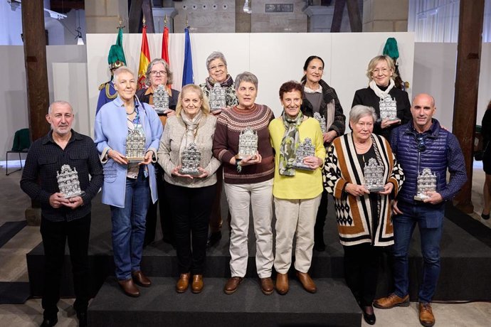 Homenaje a las primeras policías municipales de Pamplona