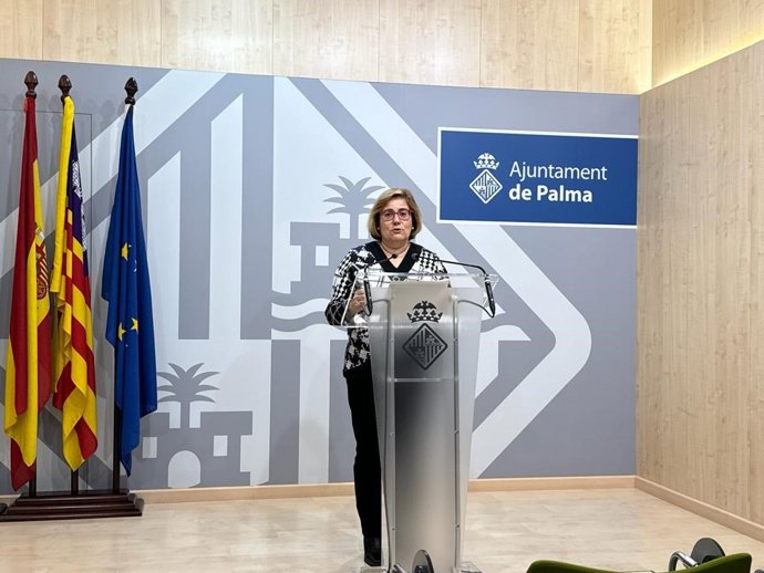 La portavoz del Ayuntamiento de Palma, Mercedes Celeste, en la rueda de prensa posterior a la Junta de Gobierno.