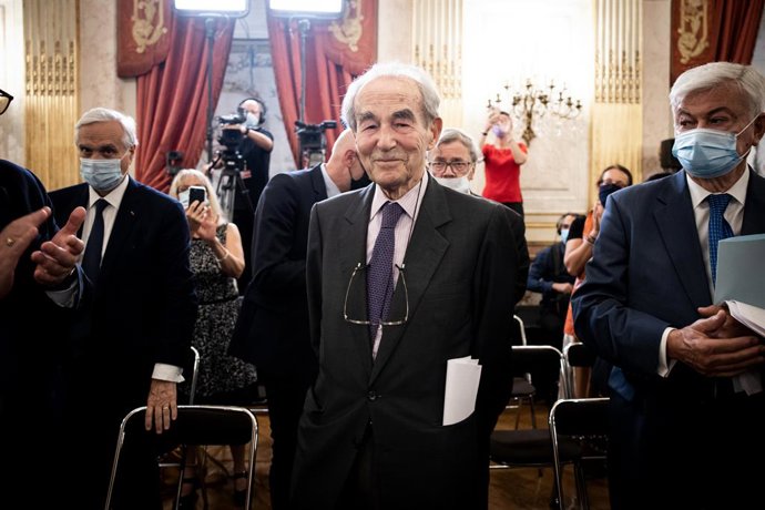 Archivo - February 9, 2024, Paris, France, France: Archive picture of Former French Justice minister Robert Badinter during the commemoration of the 40th anniversary of the abolition of the death penalty at the National Assembly.