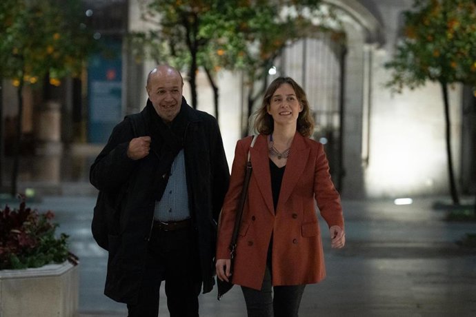 Archivo - El diputado de Catalunya en Comú, Joan Carles Gallego y la coordinadora de Catalunya en Comú, Jéssica Albiach, a su llegada a una reunión con los presidentes de los grupos parlamentarios, a 19 de diciembre de 2023, en Barcelona, Catalunya. Fot