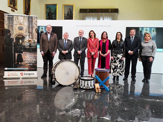 Presentación del cartel anunciador y el pregonero de la Semana Santa de Zaragoza