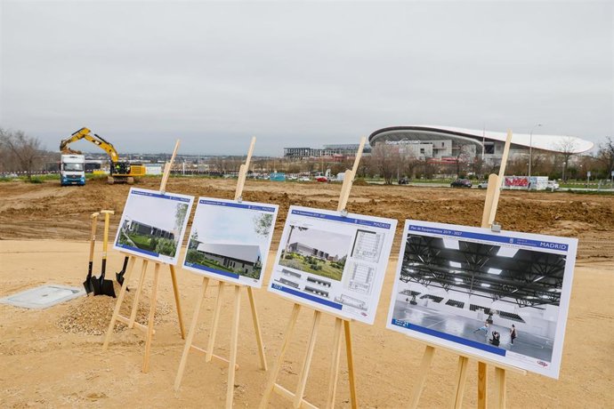 Primera piedra del nuevo polodeportivo en San Blas