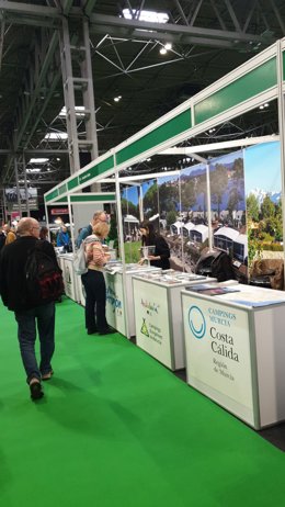 Una imagen del mostrador de la Región de Murcia en la feria de Birmingham dedicada al sector de camping a caravanning.