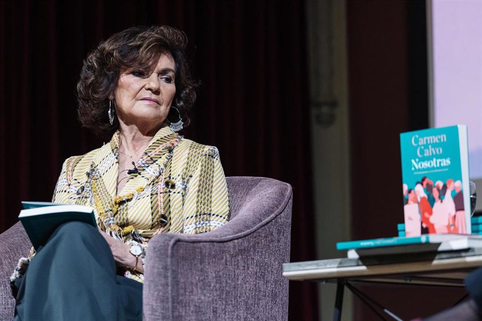 La presidenta del Consejo del Estado y exvicepresidenta del Gobierno, Carmen Calvo, durante la presentación de su libro Nosotras, en el Ateneo de Madrid, a 14 de febrero de 2024, en Madrid (España).