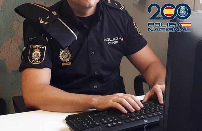 Agente de la Policía Nacional.