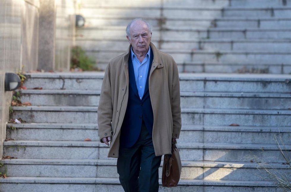 Archivo - El exvicepresidente del Gobierno y exdirector gerente del Fondo Monetario Internacional (FMI), Rodrigo Rato, a su salida del juicio por el Caso Rato, en la Audiencia Provincial de Madrid, a 15 de diciembre de 2023, en Madrid (España). Hoy se