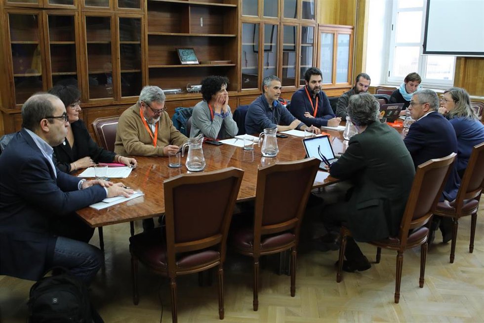 Morán informa a ONG ecologistas de las medidas contra la sequía, "soluciones que espera no tener que implementar"