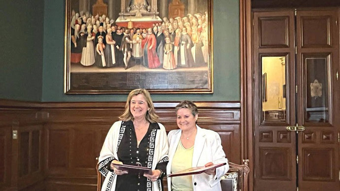 Teresa Laespada y Emilia Vicente.