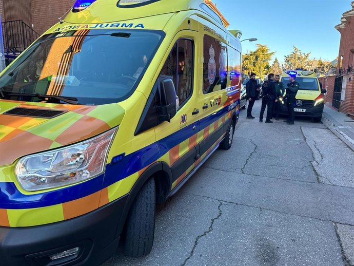 Archivo - Ambulancia del Summa en Colmenar Viejo