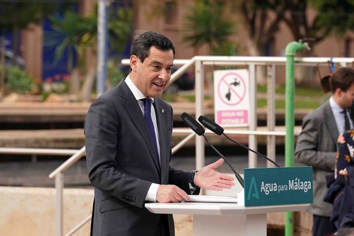 El presidente de la Junta, Juanma Moreno, en una inauguración en Málaga.