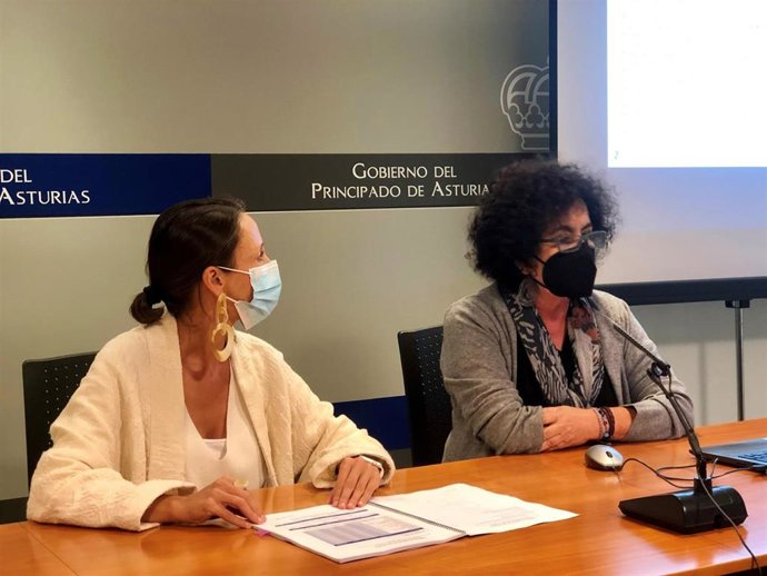 Archivo - La consejera de Derechos Sociales y Bienestar, Melania Álvarez, y la directora del Instituto para la Atención Integral a la Infancia y a las Familias, Marta del Arco en un aimagen de archivo de 2021.