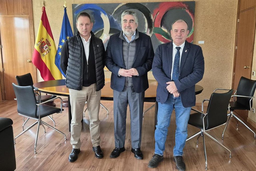 José Manuel Rodríguez Uribes, reunido con Manuel Gallardo.