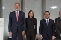 Felipe VI y Letizia llegan a la Torre Puig T-2 en L'Hospitalet (Barcelona) para inaugurarla con Aragons