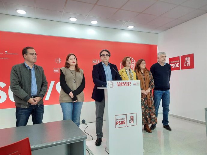 José María Vergeles en rueda de prensa tras conocerse que su candidatura no supera el mínimo de avales necesario para optar a liderar el PSOE en Extremadura