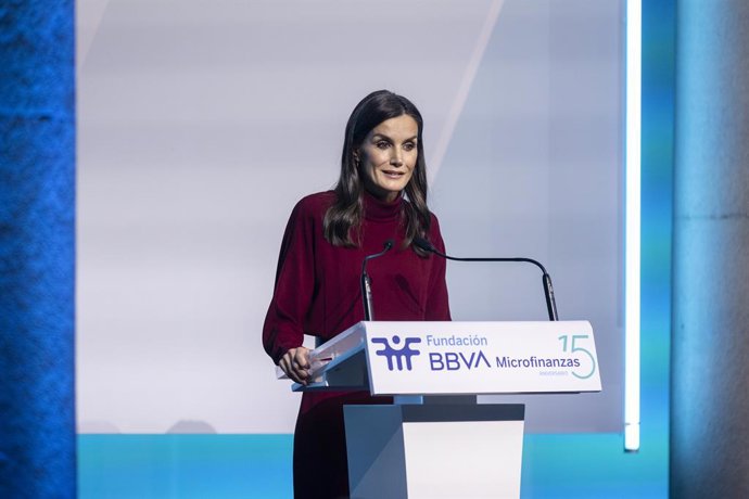 Archivo - La Reina Letizia interviene durante el acto de celebración del 15 Aniversario de la Fundación Microfinanzas BBVA en el Palacio del Marqués de Salamanca, a 20 de diciembre de 2022, en Madrid (España). La FMBBVA es una entidad sin ánimo de lucro