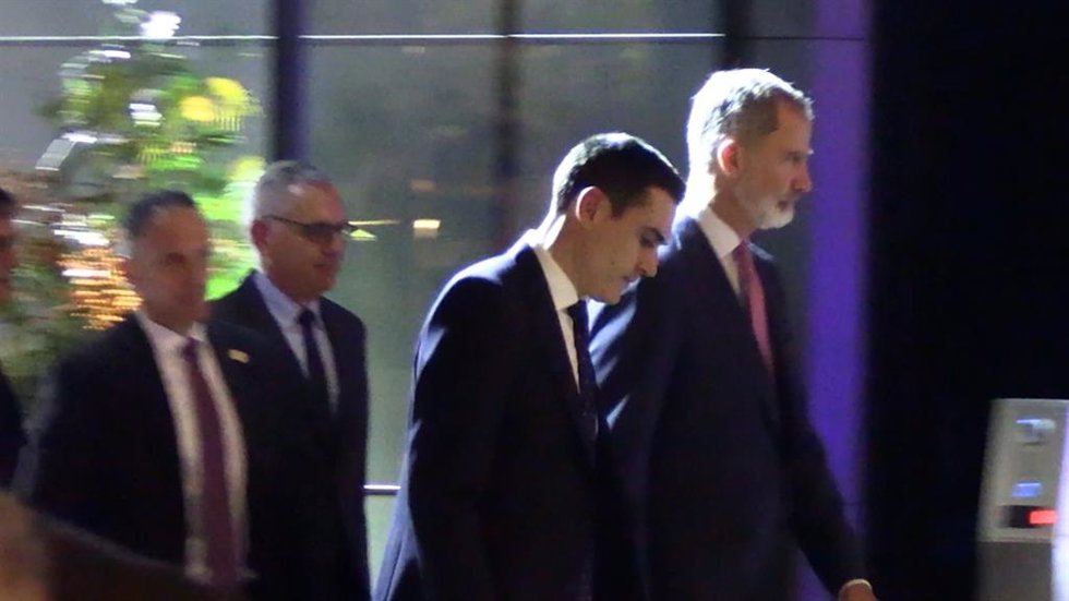 Los reyes son despedidos entre vítores tras inaugurar la segunda Torre Puig