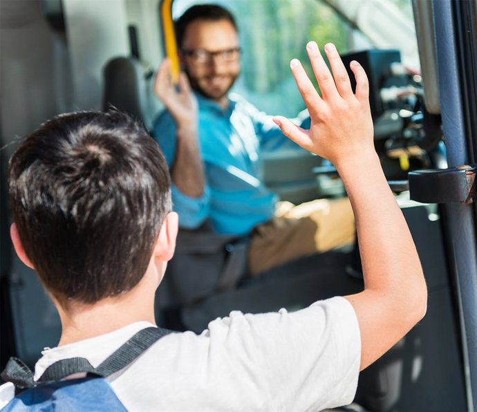 Archivo - Autobús transporte escolar