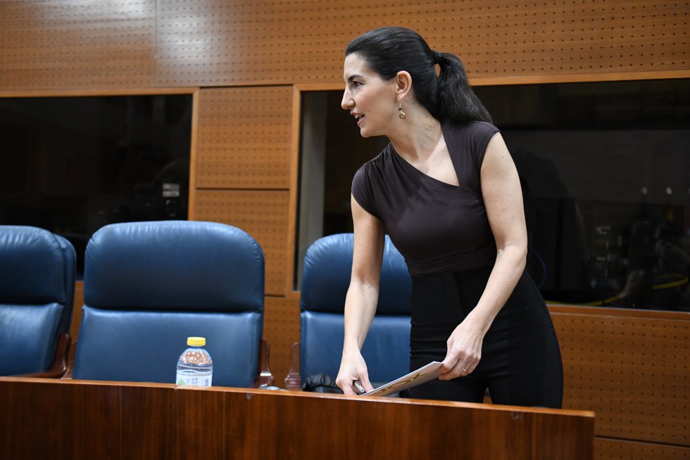 La portavoz de VOX en la Asamblea de Madrid, Rocío Monasterio, durante un pleno en la Asamblea de Madrid, a 15 de febrero de 2024, en Madrid (España). 