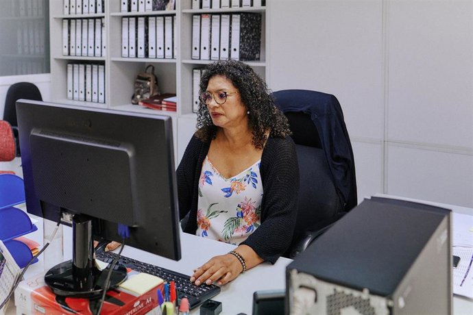 Archivo - El programa Incorpora de la Fundación la Caixa encuentra trabajo a más de cien personas vulnerables en Teruel en 2023.