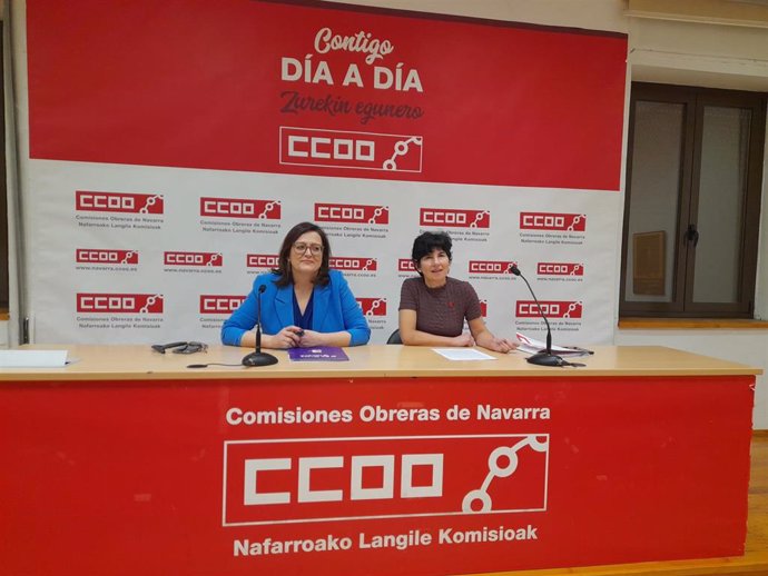 La secretaria de Mujeres, Igualdad y Condiciones de Trabajo de CCOO, Carolina Vidal, y su homóloga en Navarra, Pilar Ruiz