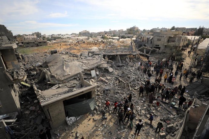 Edificios destruidos por los bombardeos del Ejército de Israel contra la ciudad de Rafá, en el sur de la Franja de Gaza (archivo)