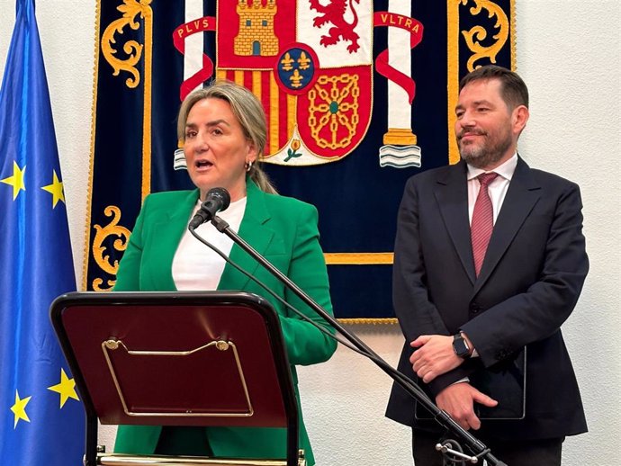 La delegada del Gobierno, Milagros Tolón, en rueda de prensa.