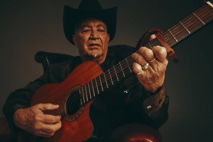 El guitarrista y cantante cubano Eliades Ochoa