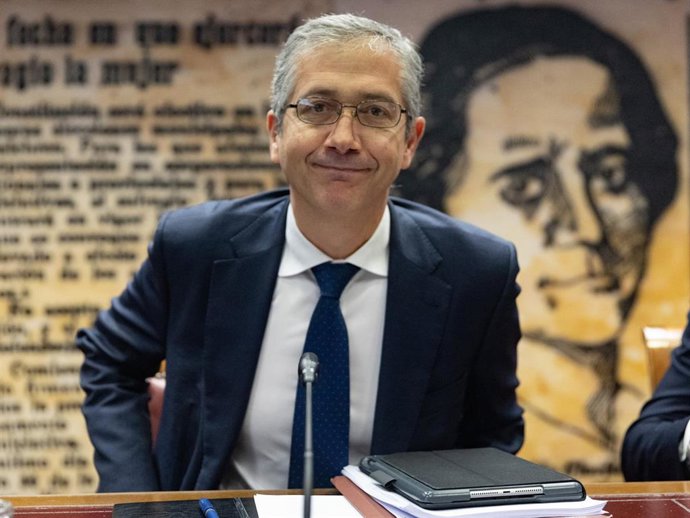 Archivo - El gobernador del Banco de España, Pablo Hernández de Cos, en la Comisión de Presupuestos del Senado, a 29 de noviembre de 2022, en Madrid (España). Durante su comparecencia, Pablo Hernández de Cos, ha informado sobre el proyecto de Presupuest