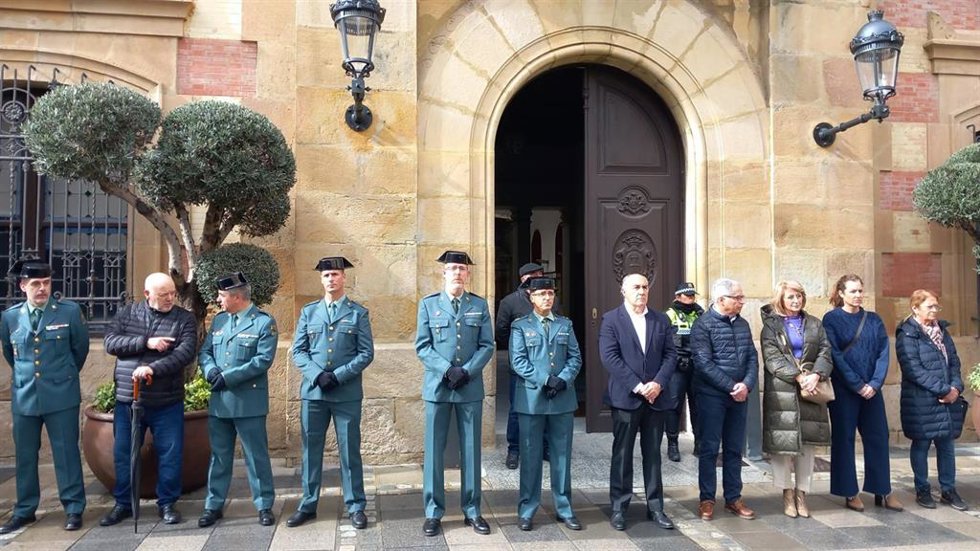 Concentración en Algeciras por la muerte de dos agentes de la Guardia Civil en Barbate. ARCHIVO.