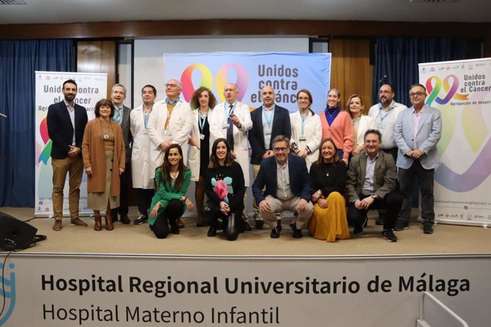 El Hospital Materno Infantil de Málaga conmemora el Día Internacional contra el Cáncer Infantil