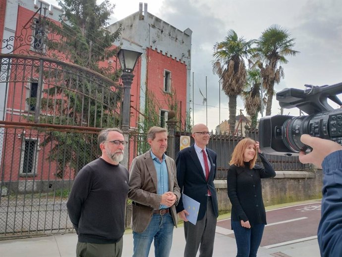 Los concejales del PSOE de Oviedo Juan Álvarez Areces, Carlos Fernández Llaneza, Jorge García y Marisa Ponga.