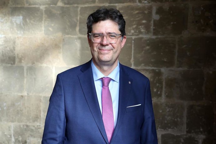 Archivo - El Conseller de Turismo, Cultura y Deportes, Jaume Bauz.