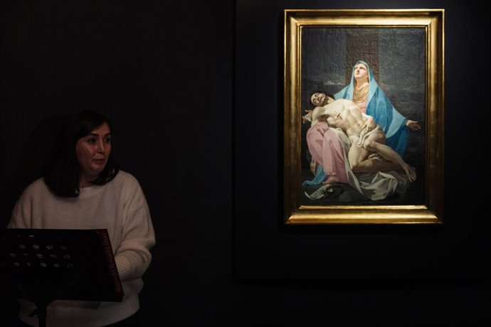 La directora del Museo Nacional del Romanticismo, Carolina Miguel Arroyo, presenta la obra 'La Piedad' de Francisco de Goya y Lucientes, en el Museo Nacional del Romanticismo, a 15 de febrero de 2024, en Madrid (España). El Ministerio de Cultura adquiri