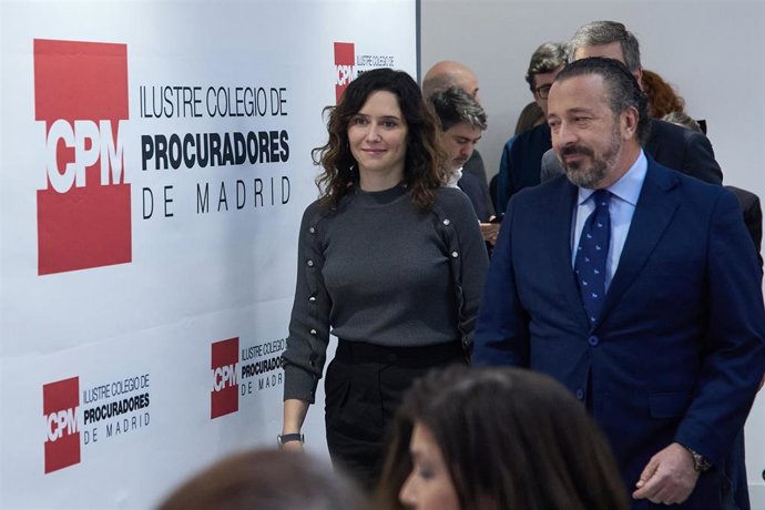 Ayuso durante la inauguración de la nueva sede del Ilustre Colegio de Procuradores de Madrid