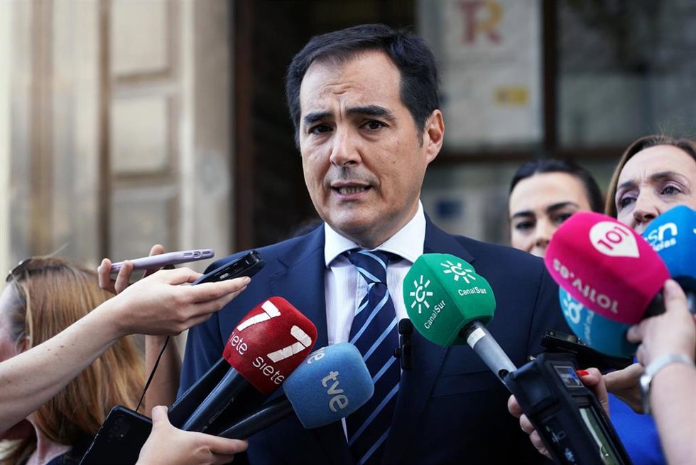 Archivo - El consejero de Justicia, Administración Local y Función Pública, José Antonio Nieto en una imagen de archivo en Málaga.