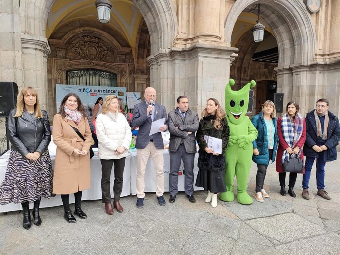 Lectura del manifiesto en Salamanca con motivo del Día Internacional del Cáncer Infantil 2024