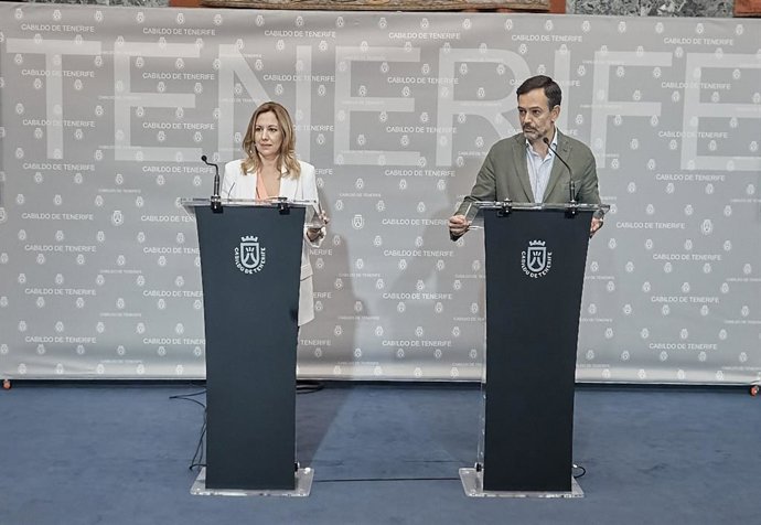 La presidenta del Cabildo de Tenerife, Rosa Dávila, y el vicepresidente, Lope Afonso, comparecen en rueda de prensa para informar de los acuerdos del Consejo de Gobierno