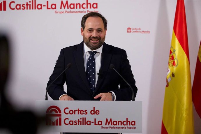 El presidente del Partido Popular de Castilla-La Mancha, Paco Núñez, en rueda de prensa.