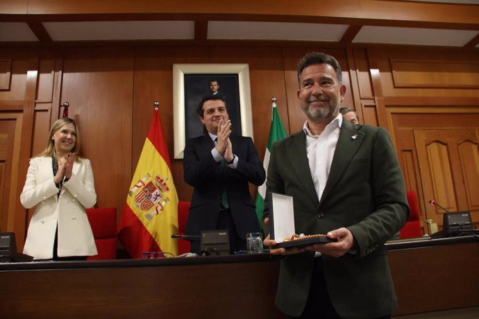 Toma de posesión de Joaquín Dobladez como concejal del PSOE en el Ayuntamiento de Córdoba.