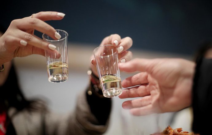 Archivo - Vasos con tequila durante la tercera jornada de la Feria Internacional de Turismo- FITUR 2020, en Madrid (España), a 24 de enero de 2020.