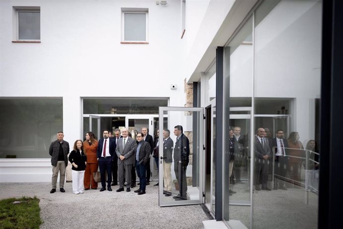 El alcalde de Málaga visita la casa Colichet en Churriana