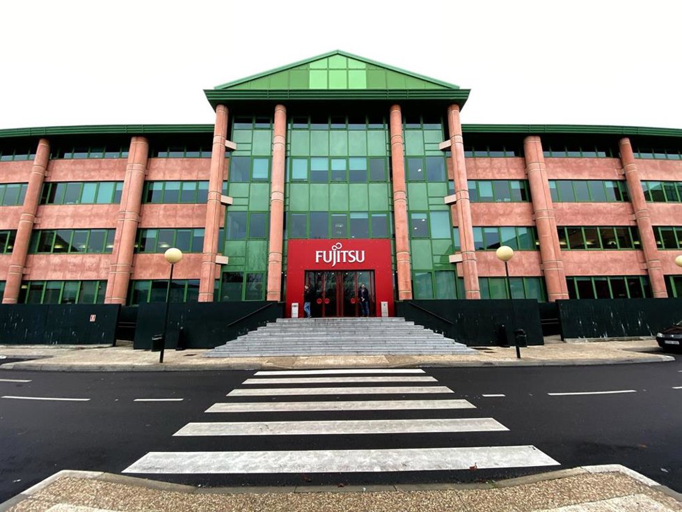 Archivo - Entrada a la sede de Fujitsu España en Pozuelo de Alarcón, compañía japonesa dedicada al sector de las TIC, en Pozuelo de Alarcón/Madrid