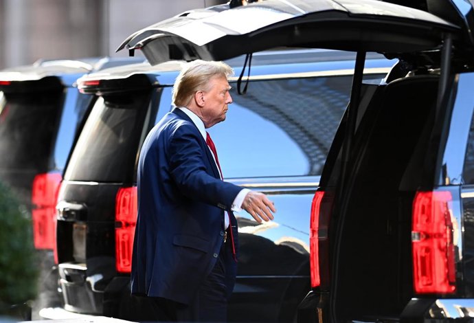 February 15, 2024, New York, New York, USA: Former President Donald Trump leaving Trump Tower on Fifth Avenue for the ongoing hush money criminal case in lower Manhattan. (PHOTO: Andrea RENAULT/Zuma Press)