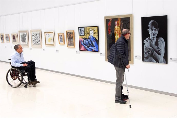 Fundación ONCE lleva al Hospital de Parapléjicos arte para todos con la exposición 'El mundo fluye.Dos miradas sobre una misma realidad' .