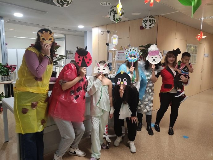 Actividad de carnaval en el Hospital Clínico San Cecilio.