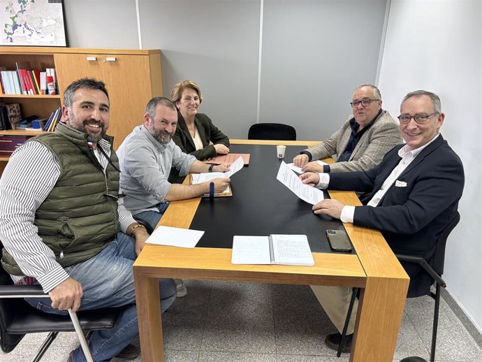 ADN Mediterráneo y la Asociación de Navegantes del Norte de Mallorca (ANNM) en una reunión con representantes de la Conselleria del Mar y Ciclo del Agua