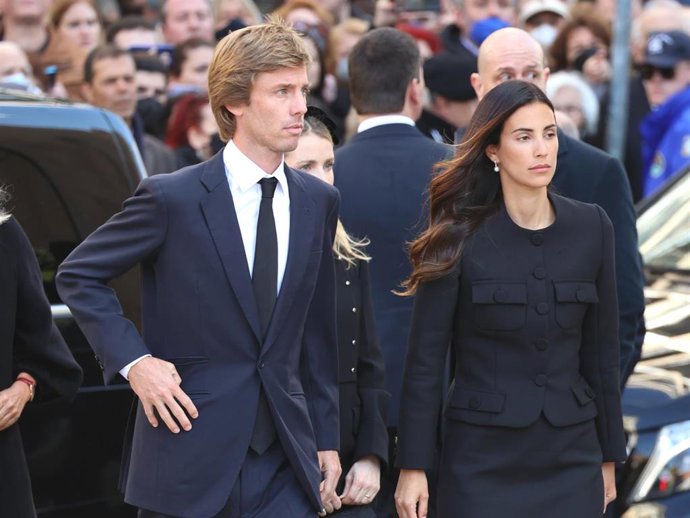 Archivo - Christian de Hannover y Sassa de Osma a su llegada al funeral por el rey Constantino de Grecia en la Catedral Metropolitana de Atenas, a 16 de enero de 2023, en Atenas (Grecia).