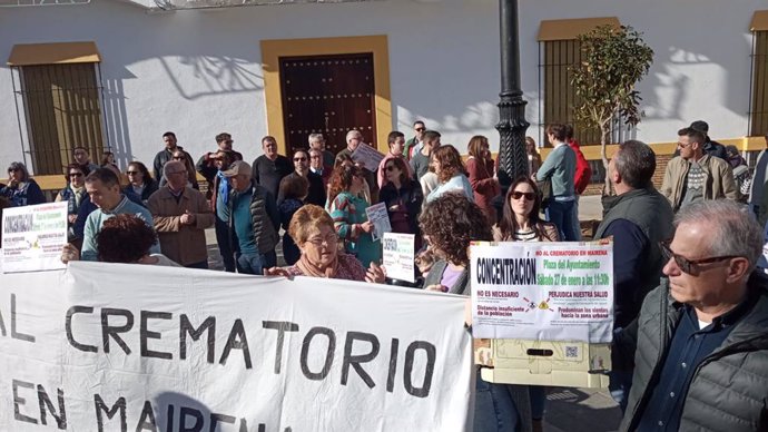 Concentración en Mairena del Alcor contra el proyecto de crematorio 