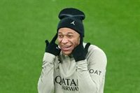 Mbappé comunica al PSG que saldrá del club este verano