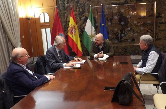 Reunión entre representantes del Banco de Alimentos y del Ayuntamiento de Córdoba.